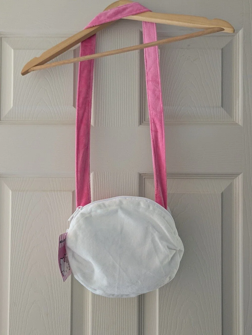 Hello Kitty White Plush Shoulder Bag with Pink Bow